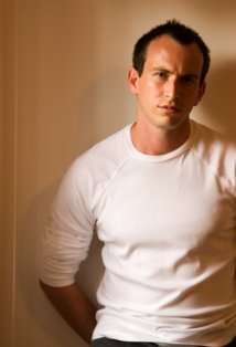 Актер Конрад Кемп