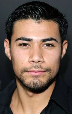 Актер Джулиан Алькараз