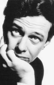 Актер Брайан Эпстайн