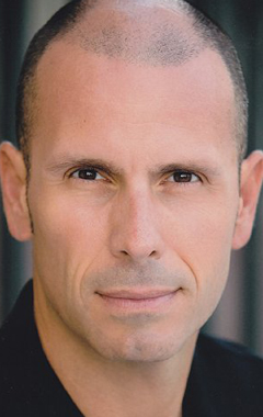 Актер Роб Адамс