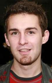 Актер Мико Хьюз