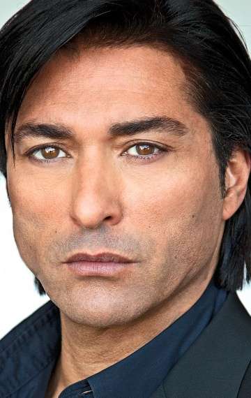 Актер Джей Таваре