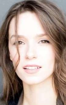 Актер Александра Эссоу