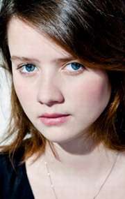 Актер Полин Этьен