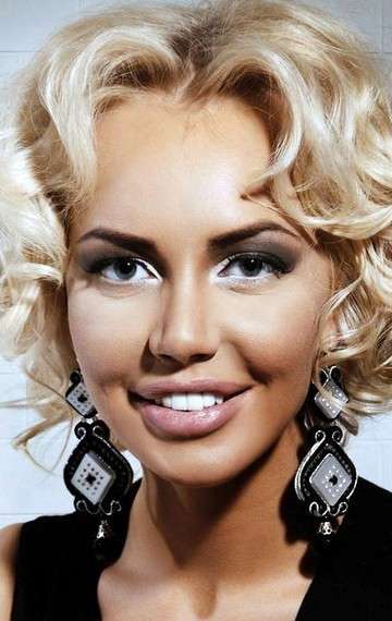 Актер Маша Малиновская