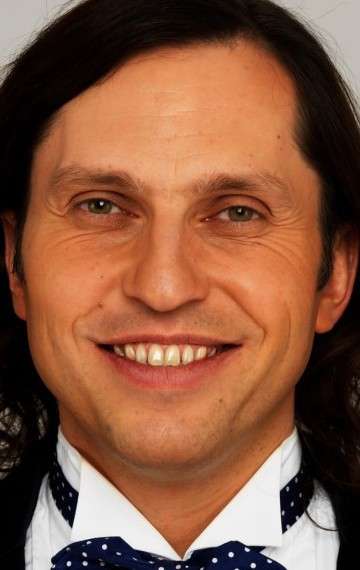 Актер Александр Ревва