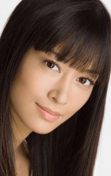 Актер Еми Икэхата