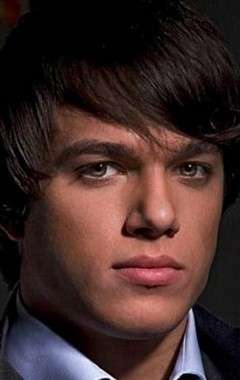 Актер Крис Ригги