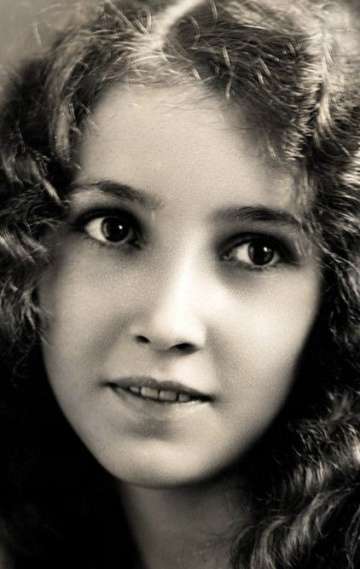 Актер Бесси Лав