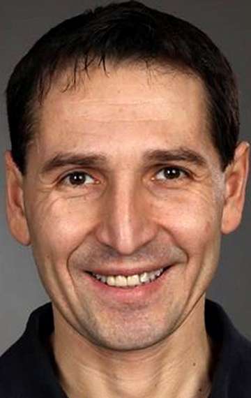 Актер Олег Карин