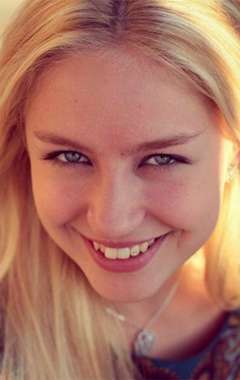 Актер Линда Табагари