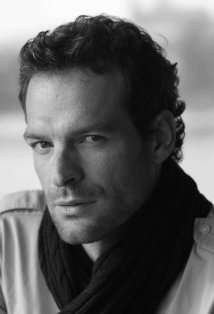 Актер Дэвид Боулз