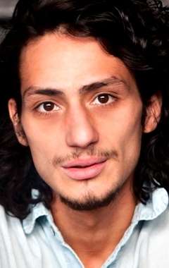 Актер Бурак Айджит