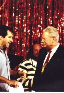 Актер Гарри Бейзил