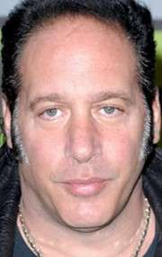 Актер Эндрю Дайс Клэй