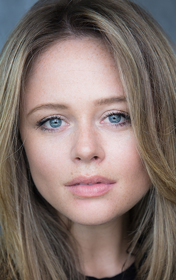 Актер Эмили Атак