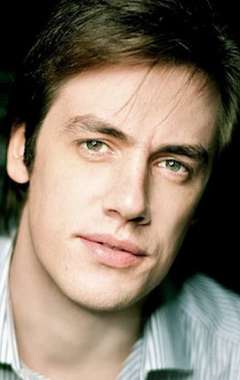 Актер Данила Дунаев