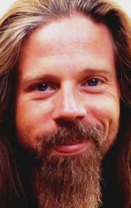 Фото Крис Адлер