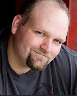 Актер Тори Эдкинс