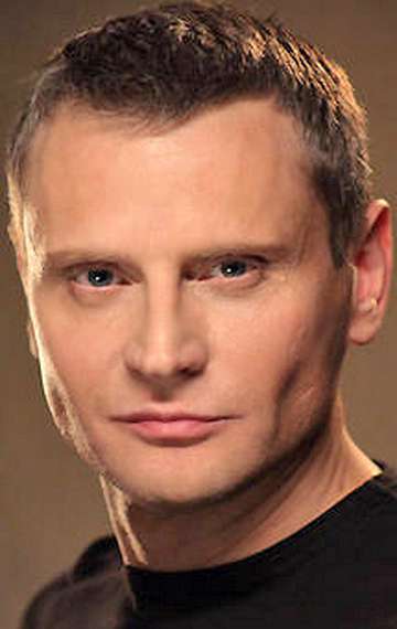 Актер Руслан Спояло