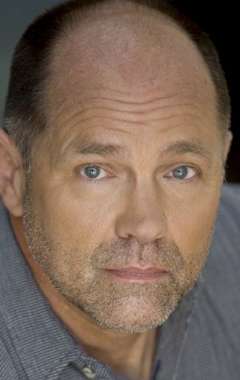 Актер Пит Буррис