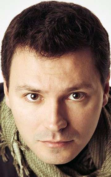 Актер Александр Дзюба