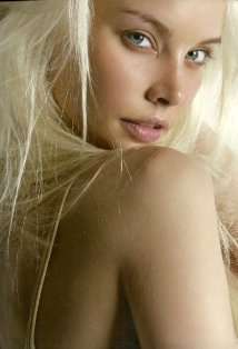 Актер Эмили Мэддисон