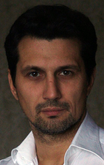 Актер Александр Коржов