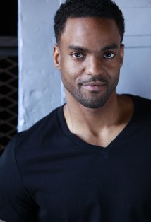 Актер Ронни Роу