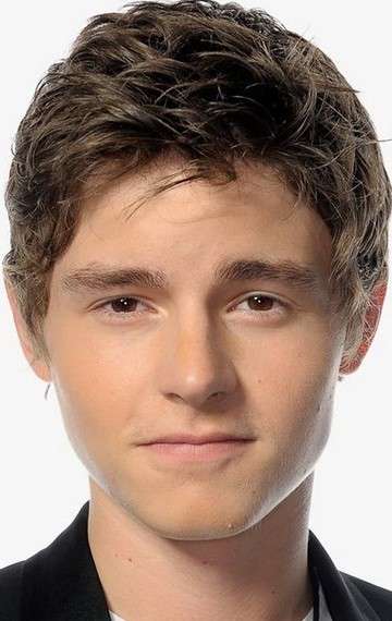 Актер Каллэн МакОлифф