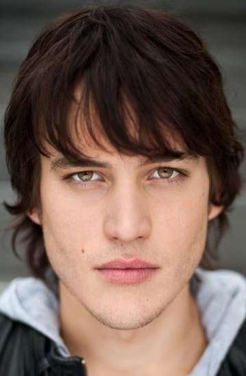 Актер Эрин Маллалли