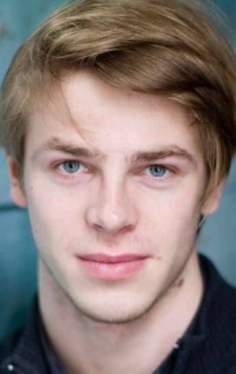 Актер Станислав Тикунов