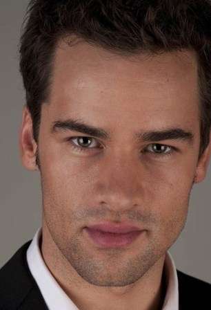 Актер Эндрю Лииз