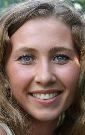 Актер Александра Боговая