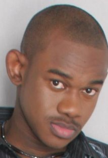 Актер Перри Пьер