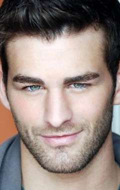 Актер Крис Сальваторе