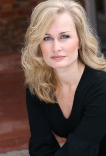 Актер Джина Трэвис