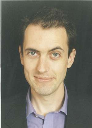 Актер Барри Холл