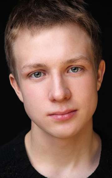 Актер Денис Парамонов