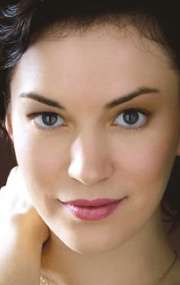 Актер Бриттни Лоуэр