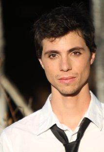 Актер Алекс Кинги