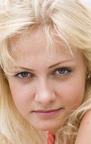 Актер Полина Максимова