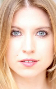 Актер Эмили Хьюз