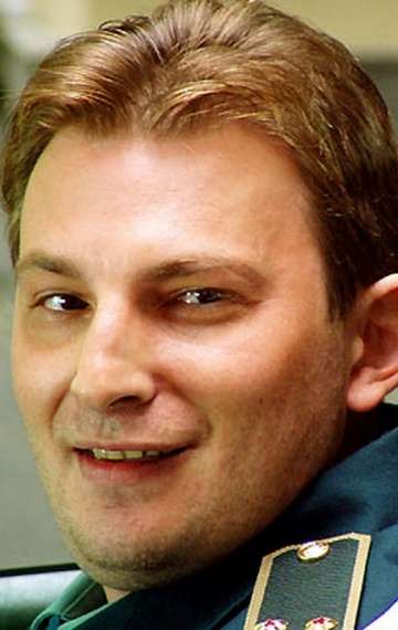 Актер Александр Овчинников