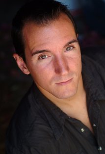 Актер Адам Харт