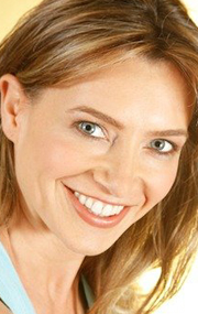 Актер Кэролайн Джейден Стусси