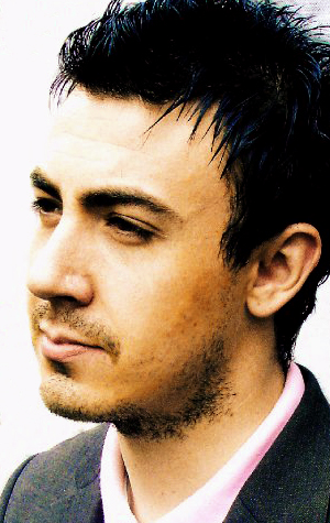 Актер Льюис Джеймс