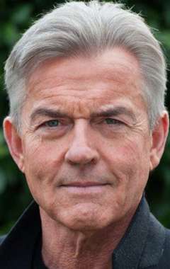 Актер Найджел Барбер