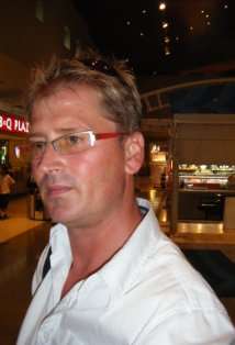 Актер Дэвид Файрстар