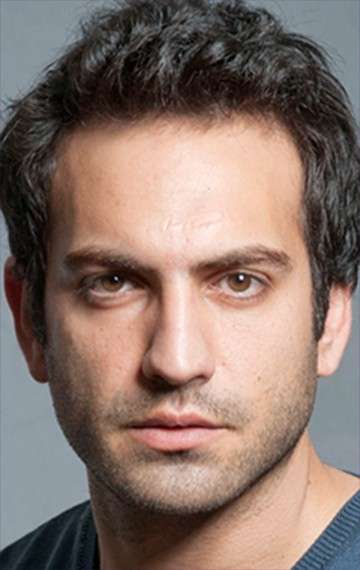 Актер Бугра Гюльсой